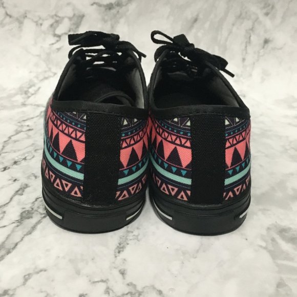 Aztec Tribal Pattern Sneakers - Picture 5 of 9
